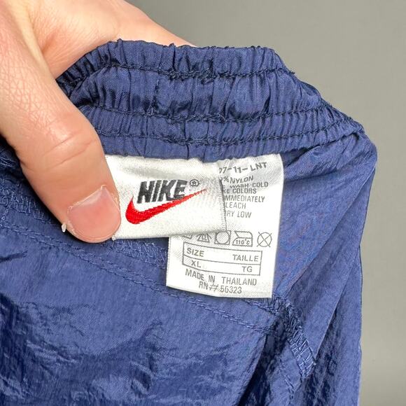 Vintage Nike Track Pants Navy Blue Nylon Joggers Subtle Embroidered Logo 90s - Picture 4 of 4